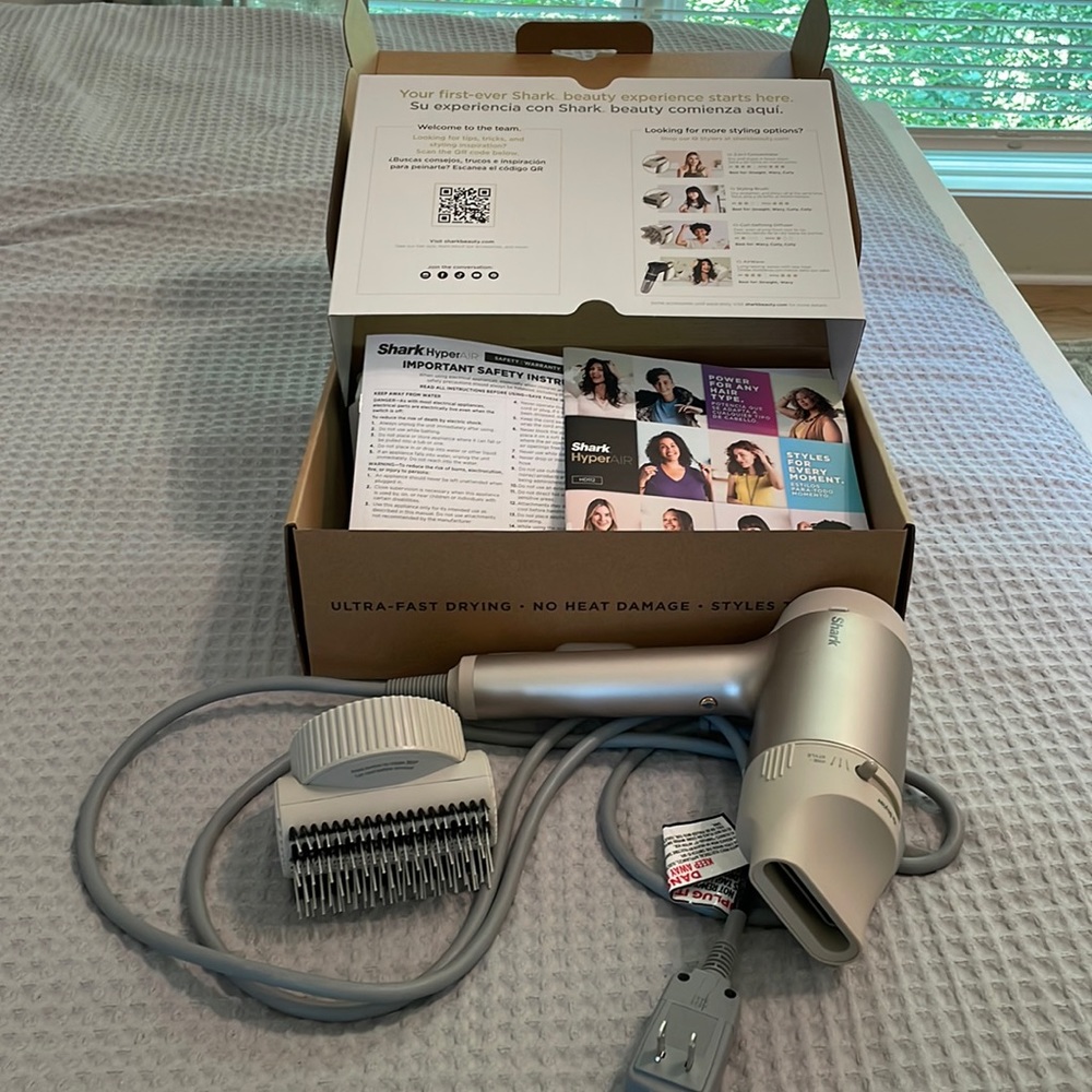 Shark HyperAir Hair Dryer with IQ 2 in 1 concentrator and styling brush